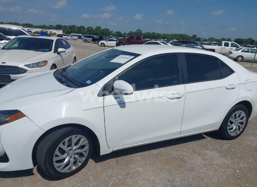 Photo 14 of 2017 Toyota Corolla LE (VIN 2T1BURHE5HC893804)