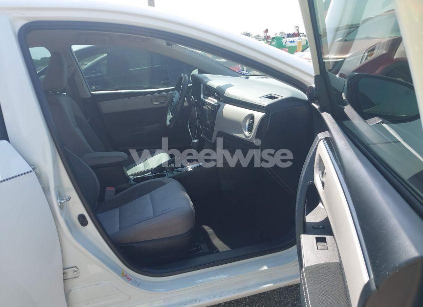 Photo 5 of 2017 Toyota Corolla LE (VIN 2T1BURHE5HC893804)