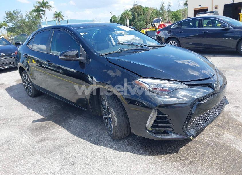 2017 Toyota Corolla SE (VIN 2T1BURHE5HC916482) main photo