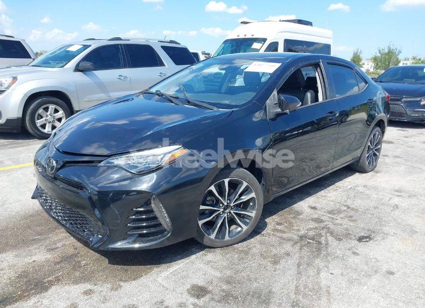 Photo 2 of 2017 Toyota Corolla SE (VIN 2T1BURHE5HC916482)