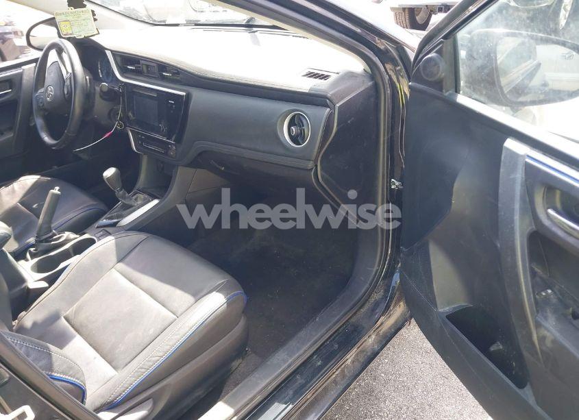 Photo 5 of 2017 Toyota Corolla SE (VIN 2T1BURHE5HC916482)