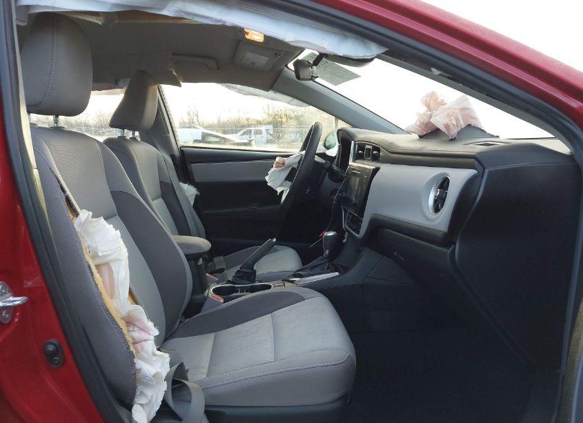 Photo 5 of 2017 Toyota Corolla LE (VIN 2T1BURHE5HC943763)