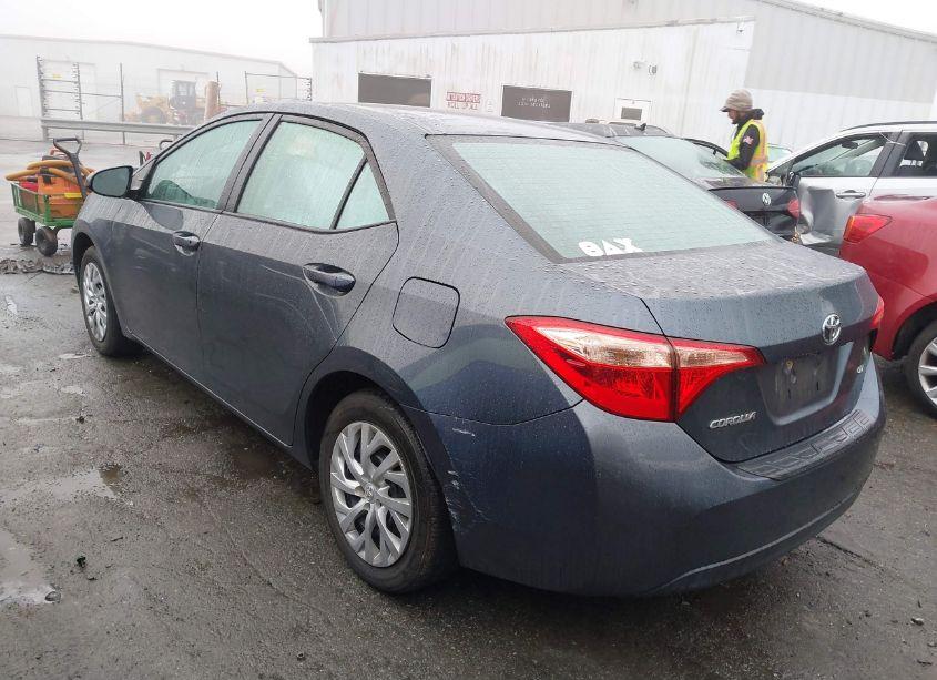 Photo 3 of 2017 Toyota Corolla LE (VIN 2T1BURHE5HC945092)