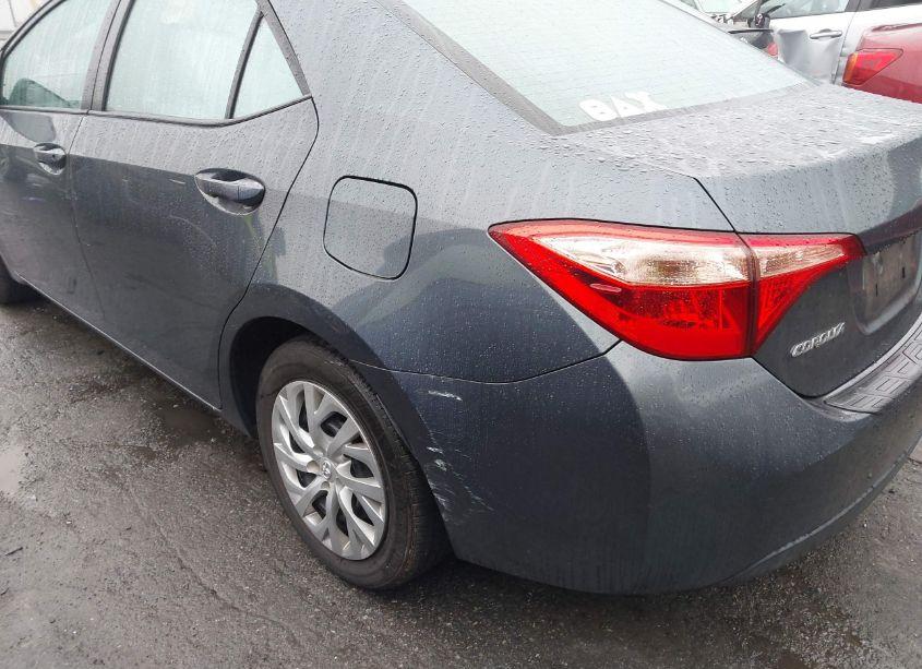 Photo 6 of 2017 Toyota Corolla LE (VIN 2T1BURHE5HC945092)