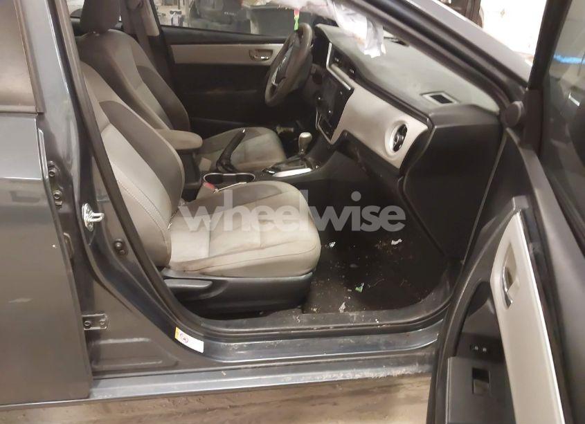 Photo 5 of 2017 Toyota Corolla LE (VIN 2T1BURHE5HC949997)