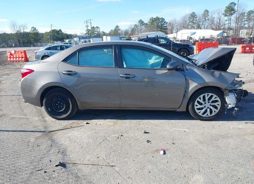 Photo 13 of 2017 Toyota Corolla LE (VIN 2T1BURHE5HC953970)