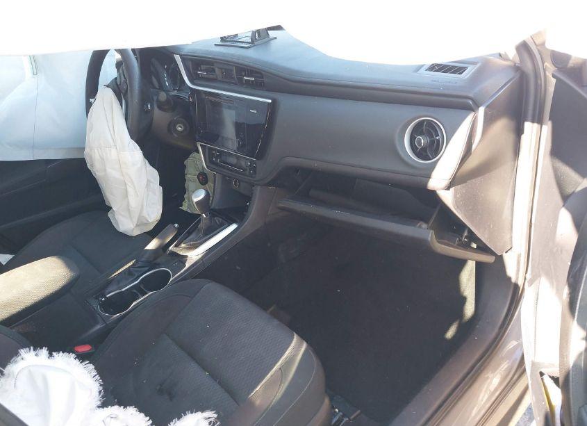 Photo 5 of 2017 Toyota Corolla LE (VIN 2T1BURHE5HC953970)