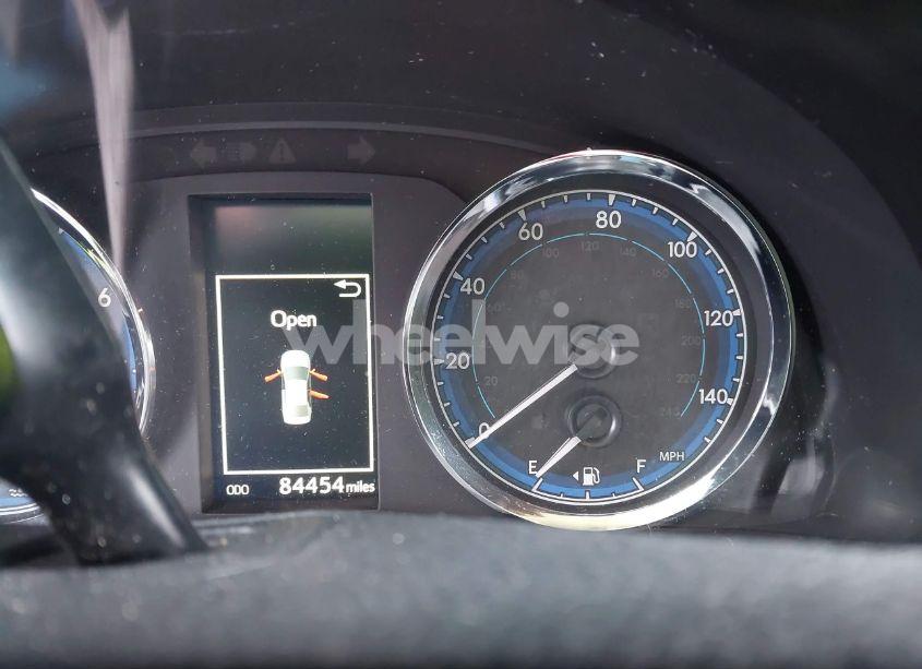 Photo 15 of 2017 Toyota Corolla SE (VIN 2T1BURHE5HC960157)