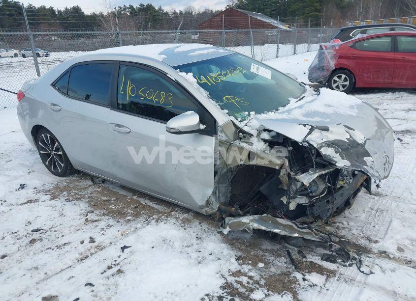 2017 Toyota Corolla SE (VIN 2T1BURHE5HC961776) main photo