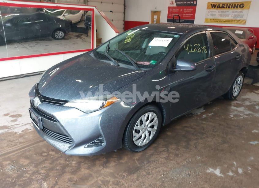 Photo 2 of 2017 Toyota Corolla LE (VIN 2T1BURHE5HC963270)