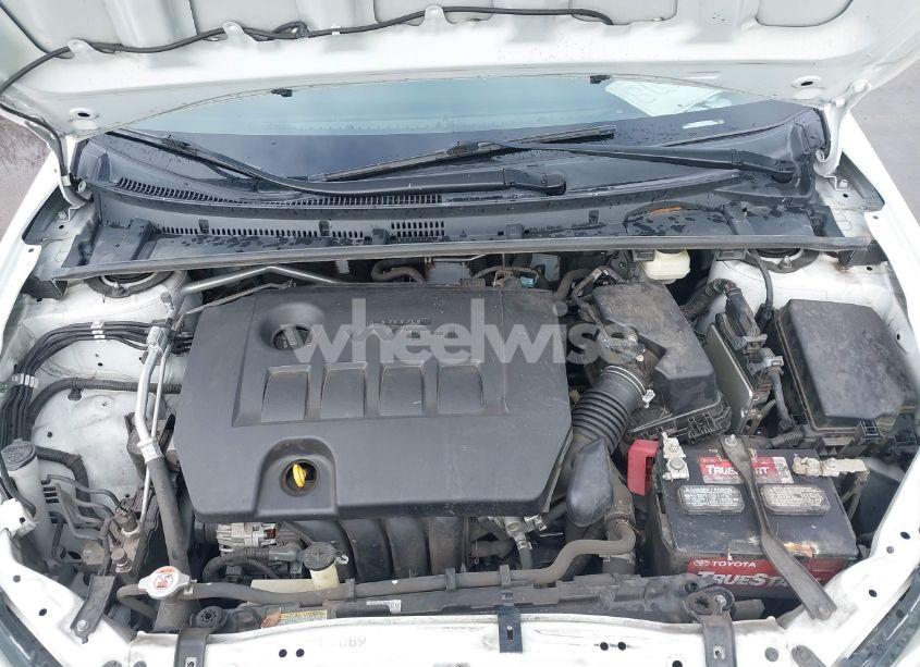 Photo 10 of 2018 Toyota Corolla LE (VIN 2T1BURHE5JC003906)