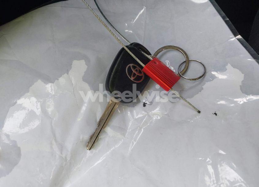 Photo 11 of 2018 Toyota Corolla LE (VIN 2T1BURHE5JC003906)