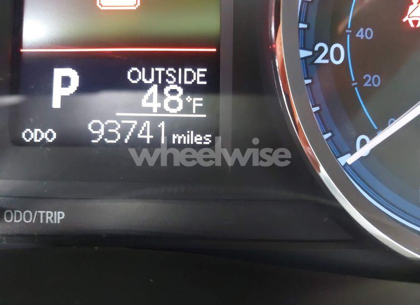 Photo 15 of 2018 Toyota Corolla LE (VIN 2T1BURHE5JC003906)