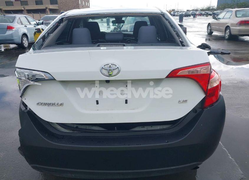 Photo 16 of 2018 Toyota Corolla LE (VIN 2T1BURHE5JC003906)