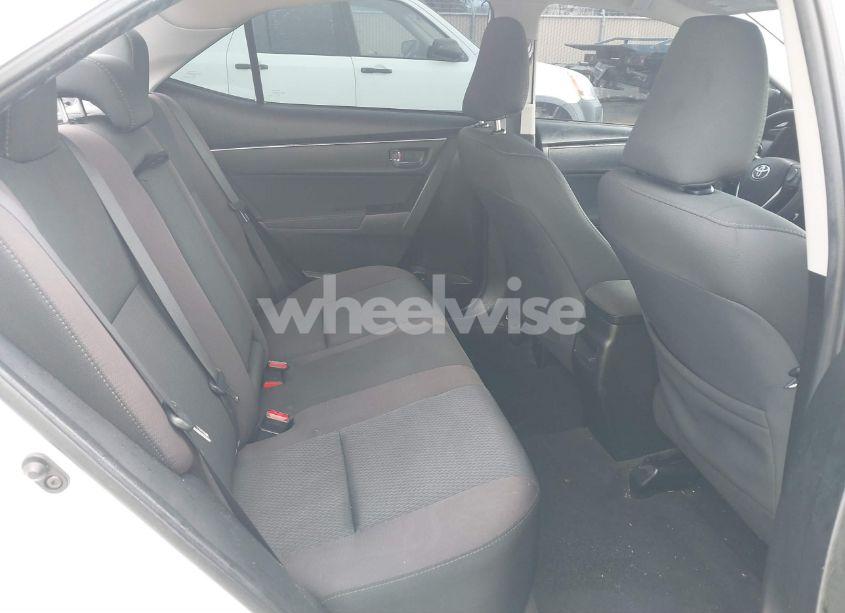 Photo 8 of 2018 Toyota Corolla LE (VIN 2T1BURHE5JC003906)