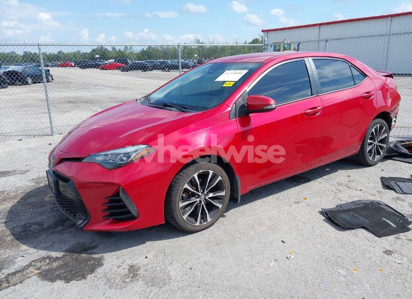 Photo 2 of 2018 Toyota Corolla SE (VIN 2T1BURHE5JC004022)