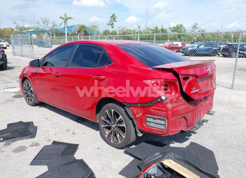 Photo 3 of 2018 Toyota Corolla SE (VIN 2T1BURHE5JC004022)