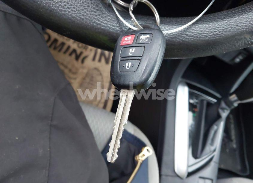 Photo 11 of 2018 Toyota Corolla LE (VIN 2T1BURHE5JC007745)