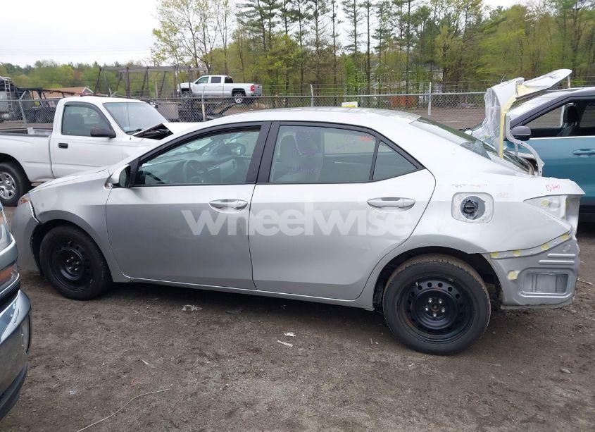 Photo 14 of 2018 Toyota Corolla LE (VIN 2T1BURHE5JC007745)