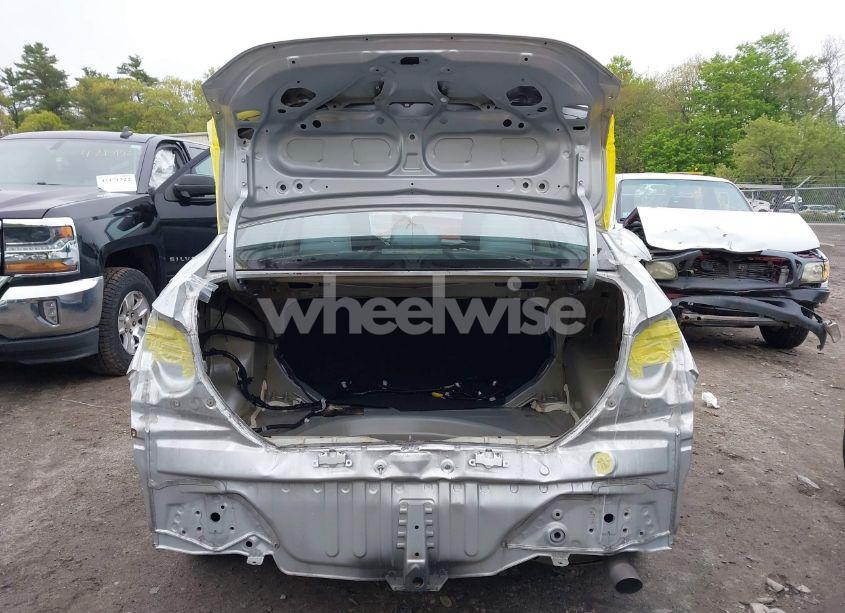 Photo 16 of 2018 Toyota Corolla LE (VIN 2T1BURHE5JC007745)