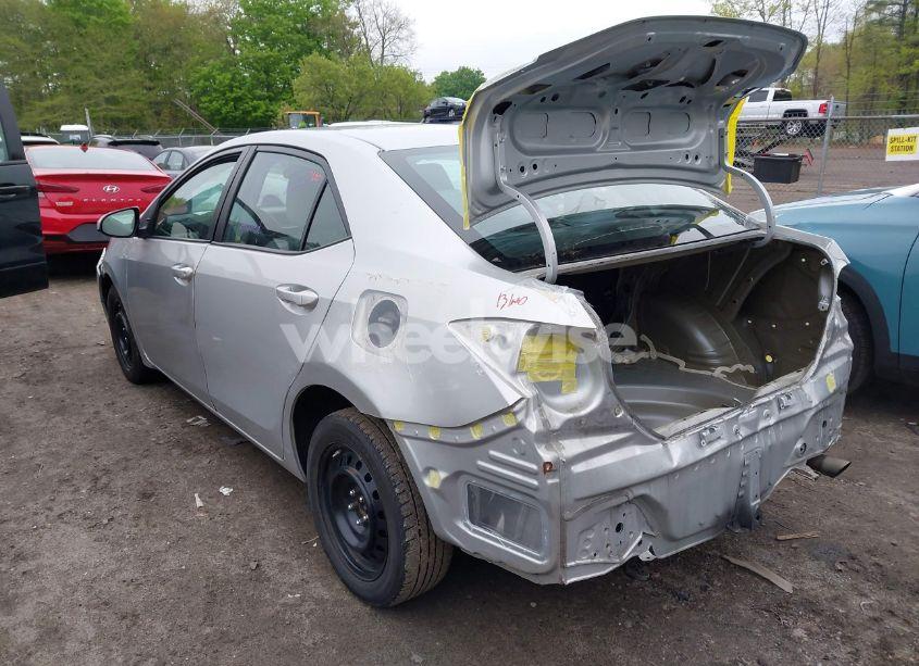 Photo 3 of 2018 Toyota Corolla LE (VIN 2T1BURHE5JC007745)