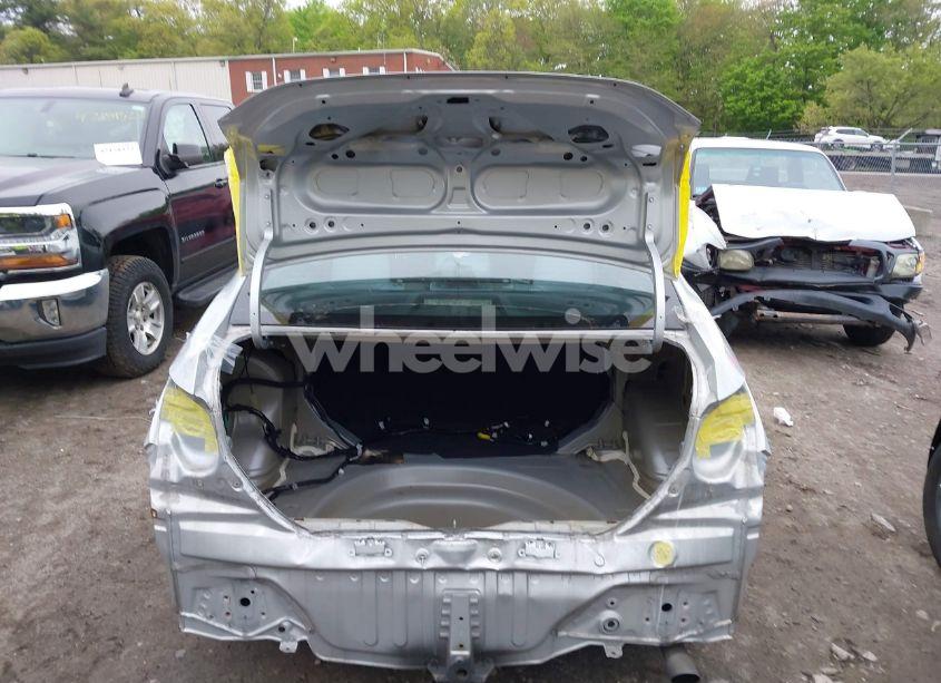 Photo 6 of 2018 Toyota Corolla LE (VIN 2T1BURHE5JC007745)