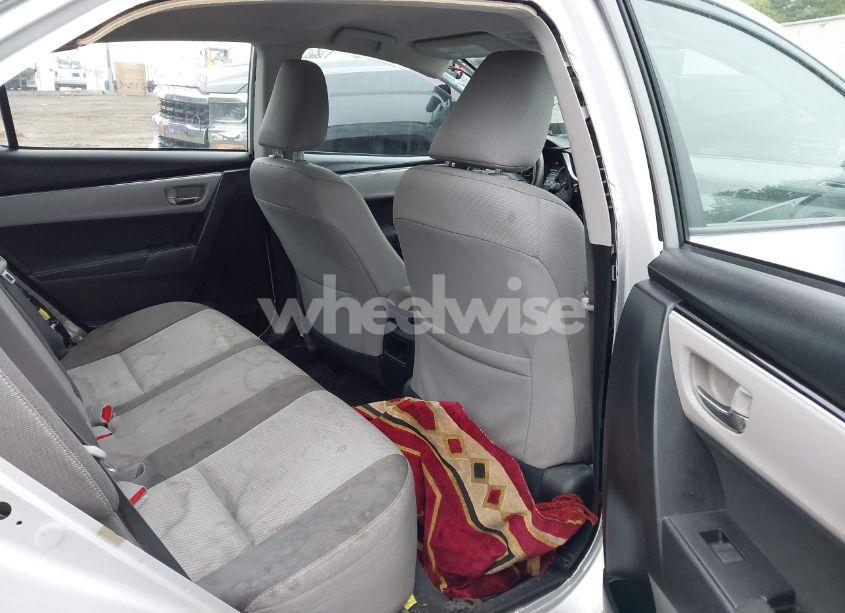 Photo 8 of 2018 Toyota Corolla LE (VIN 2T1BURHE5JC007745)