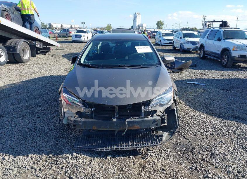 Photo 13 of 2018 Toyota Corolla LE (VIN 2T1BURHE5JC007874)
