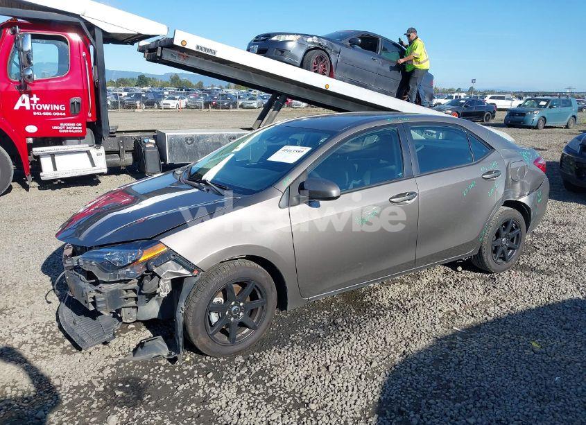 Photo 2 of 2018 Toyota Corolla LE (VIN 2T1BURHE5JC007874)