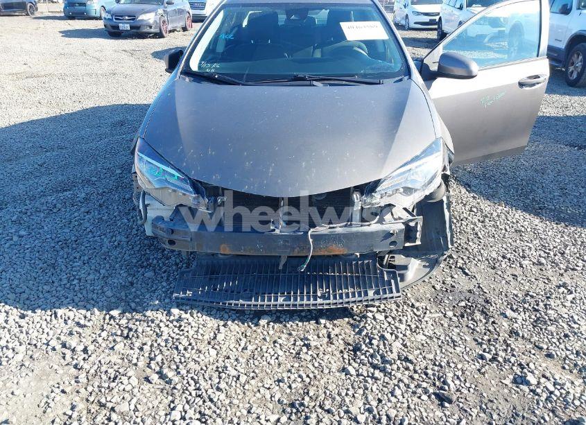 Photo 6 of 2018 Toyota Corolla LE (VIN 2T1BURHE5JC007874)