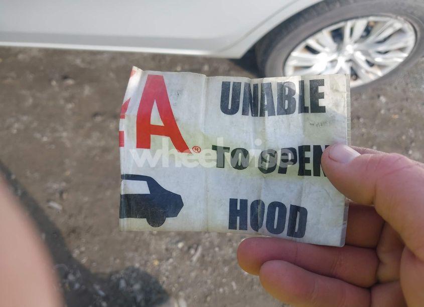 Photo 10 of 2018 Toyota Corolla LE (VIN 2T1BURHE5JC013108)