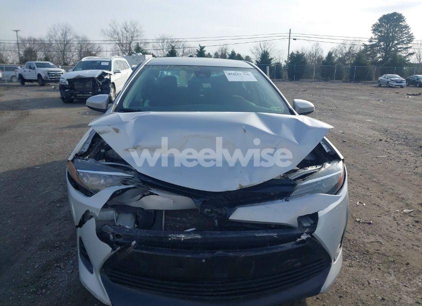 Photo 12 of 2018 Toyota Corolla LE (VIN 2T1BURHE5JC013108)