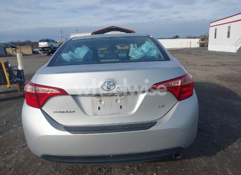 Photo 16 of 2018 Toyota Corolla LE (VIN 2T1BURHE5JC013108)