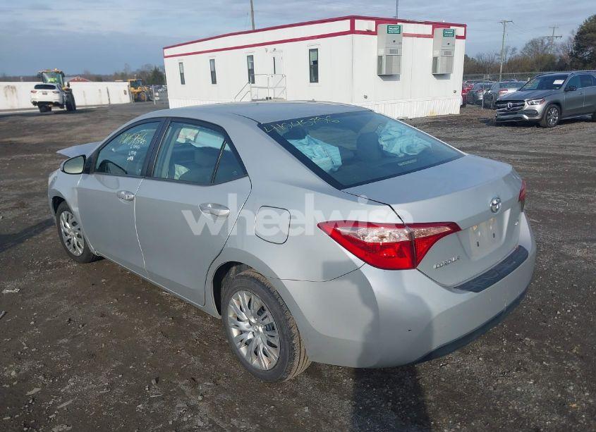 Photo 3 of 2018 Toyota Corolla LE (VIN 2T1BURHE5JC013108)