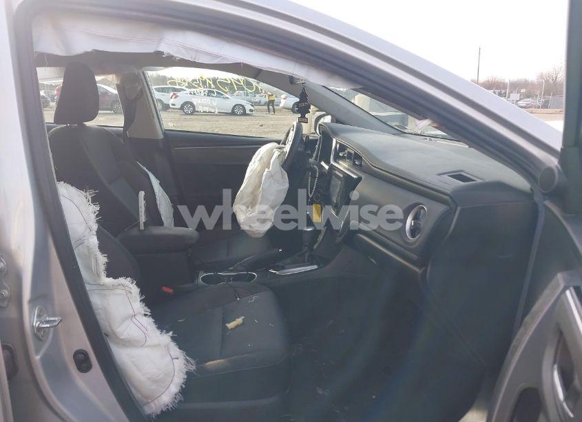 Photo 5 of 2018 Toyota Corolla LE (VIN 2T1BURHE5JC013108)