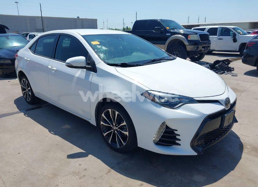 2018 Toyota Corolla SE (VIN 2T1BURHE5JC016011) main photo