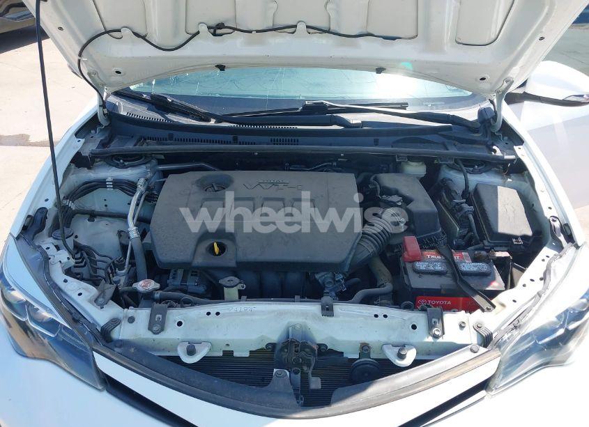 Photo 10 of 2018 Toyota Corolla SE (VIN 2T1BURHE5JC016011)