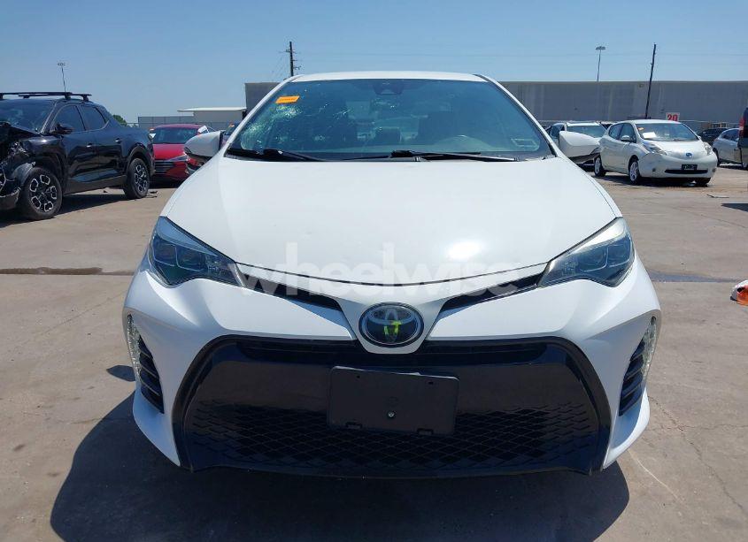 Photo 12 of 2018 Toyota Corolla SE (VIN 2T1BURHE5JC016011)