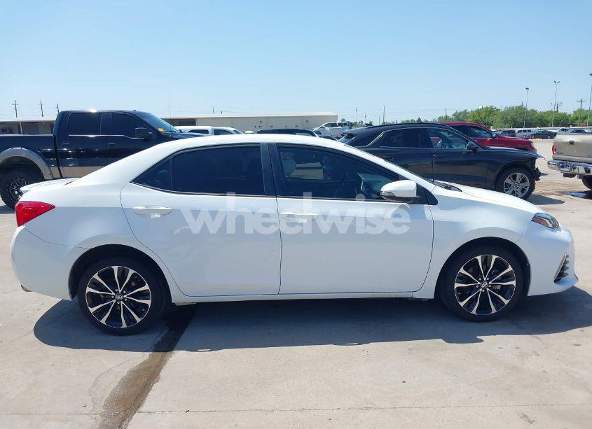Photo 13 of 2018 Toyota Corolla SE (VIN 2T1BURHE5JC016011)