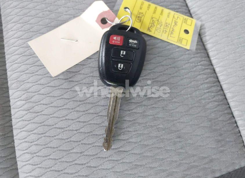 Photo 11 of 2018 Toyota Corolla LE (VIN 2T1BURHE5JC046450)