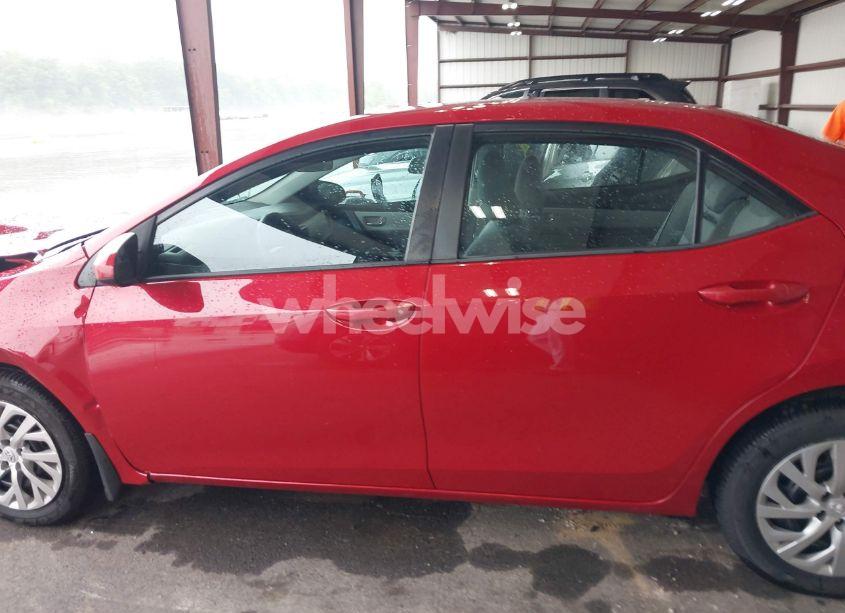 Photo 15 of 2018 Toyota Corolla LE (VIN 2T1BURHE5JC046450)