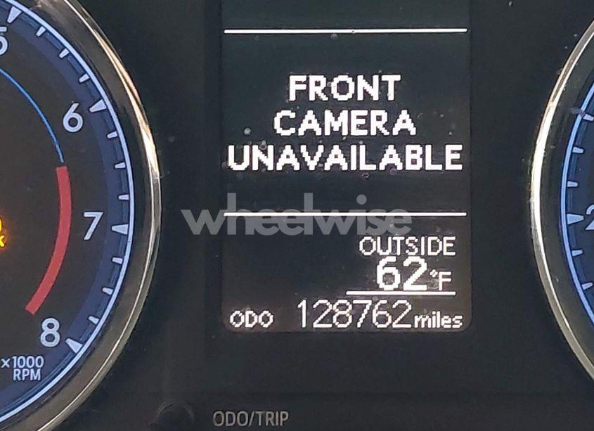 Photo 16 of 2018 Toyota Corolla LE (VIN 2T1BURHE5JC046450)