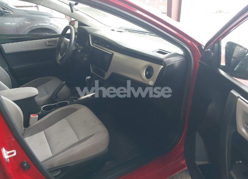 Photo 5 of 2018 Toyota Corolla LE (VIN 2T1BURHE5JC046450)