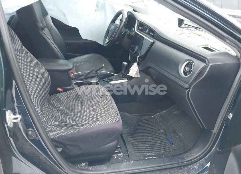 Photo 5 of 2018 Toyota Corolla L/LE/XLE/SE/XSE (VIN 2T1BURHE5JC055407)