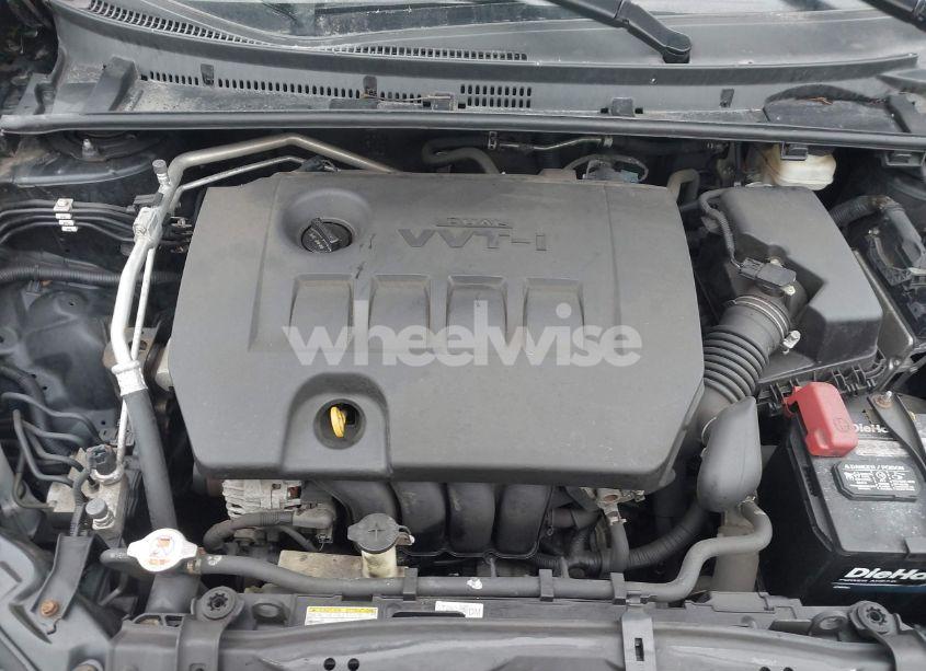 Photo 10 of 2018 Toyota Corolla LE (VIN 2T1BURHE5JC056055)