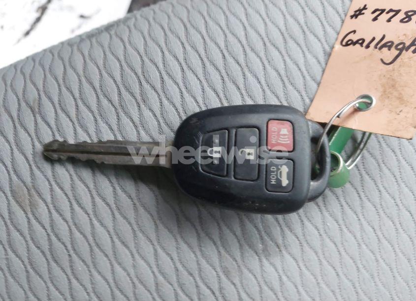 Photo 11 of 2018 Toyota Corolla LE (VIN 2T1BURHE5JC056055)