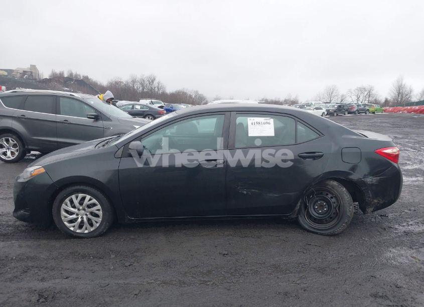 Photo 14 of 2018 Toyota Corolla LE (VIN 2T1BURHE5JC056055)