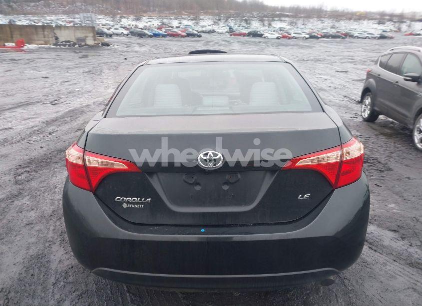 Photo 16 of 2018 Toyota Corolla LE (VIN 2T1BURHE5JC056055)