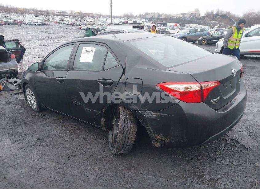 Photo 3 of 2018 Toyota Corolla LE (VIN 2T1BURHE5JC056055)