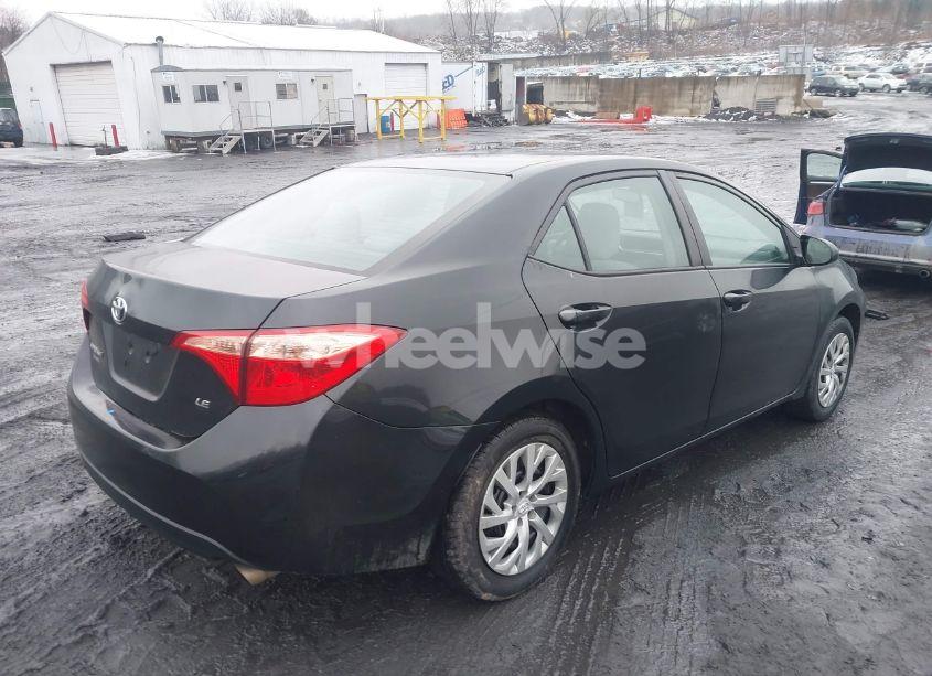 Photo 4 of 2018 Toyota Corolla LE (VIN 2T1BURHE5JC056055)